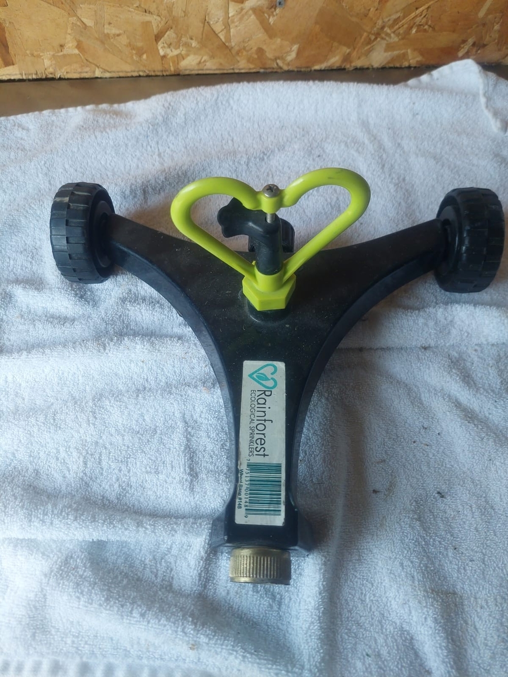 RAINFOREST Lime Green Sprinkler